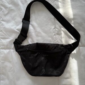 Kendall & Kylie Black Belt Bag